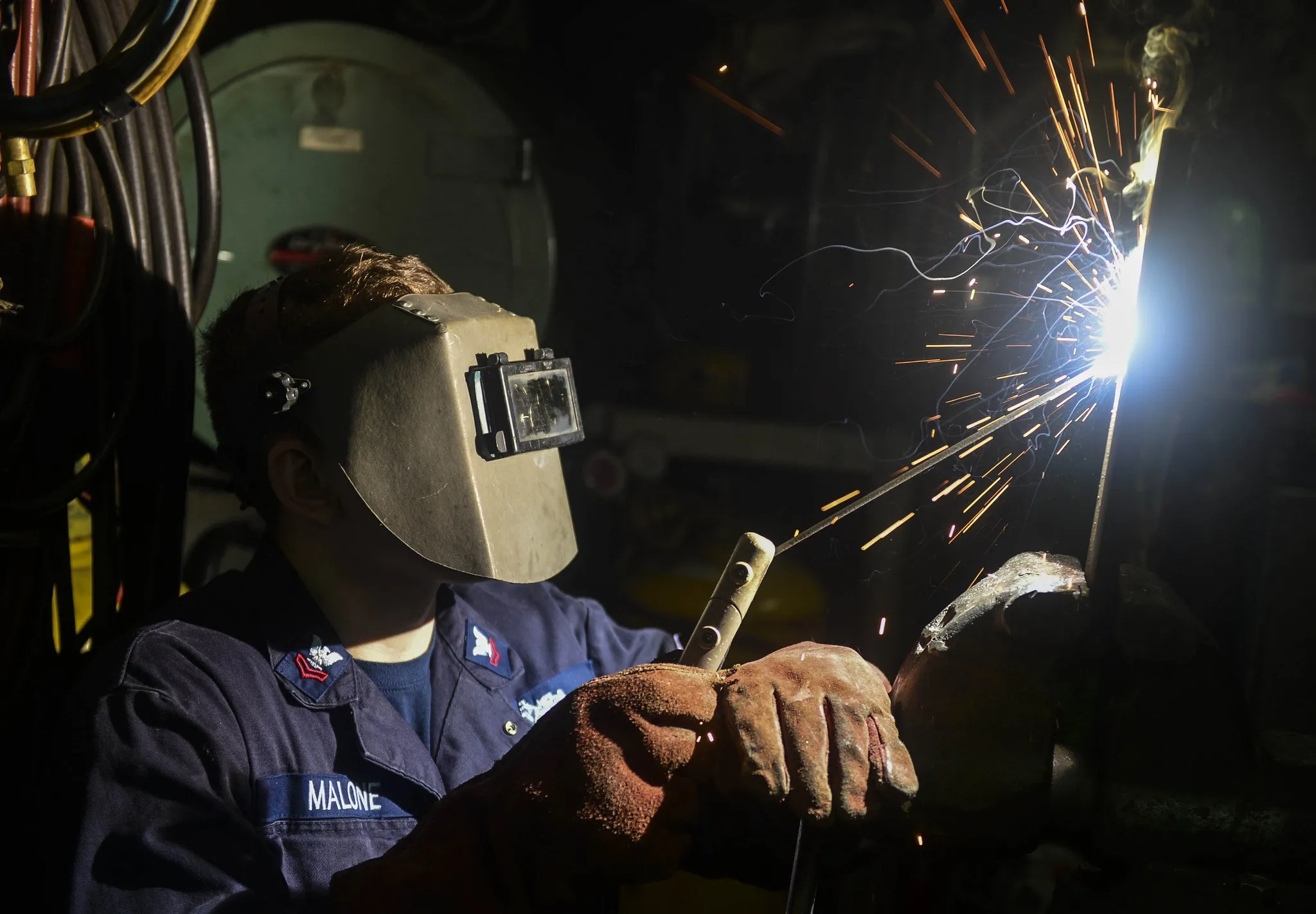 Soldador industrial de Solmec trabajando